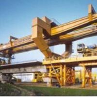 輔助導梁式架橋機，大型桁架式架橋機，還是書強質(zhì)量可靠