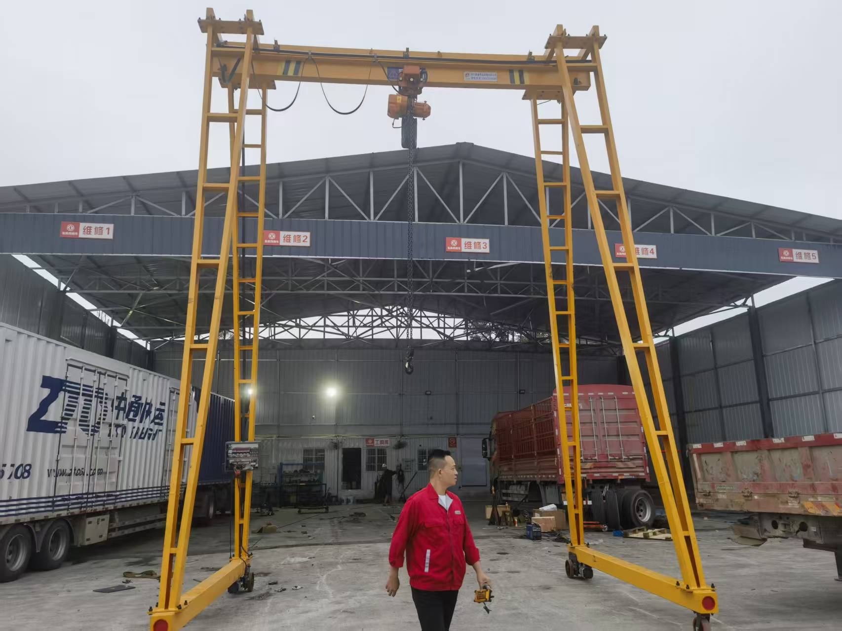 成都移動龍門吊、四川旋轉無軌龍門吊